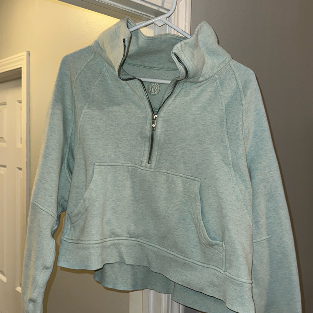 Lululemon cropped scuba pullover